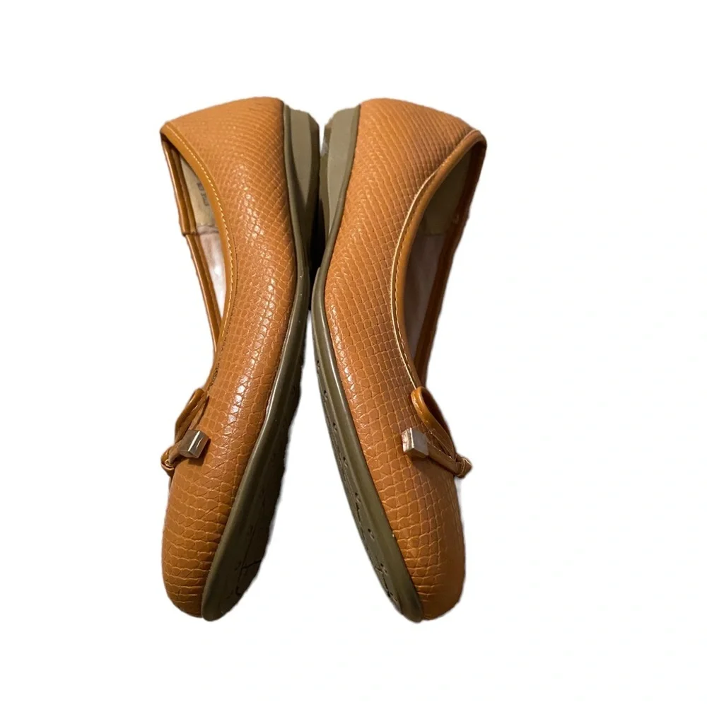 GOLD TOE WARM CARAMEL COMFORT BALLET FLATS SIZE 10M LIKE NEW! FAUX LEATHER FALL